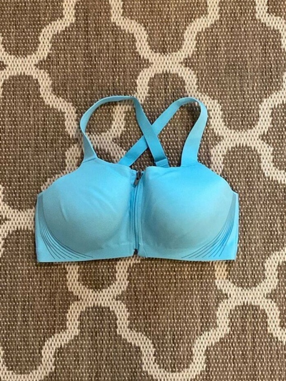 Victoria’s Secret knockout sports bra size 36DD